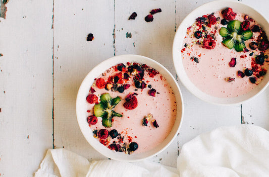 Welcoming Spring with Kids and a Vibrant Super-Smoothie Bowl.