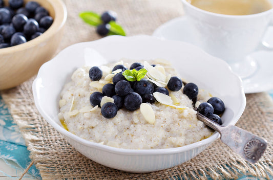 Oatmeal, chia and fresh fruit